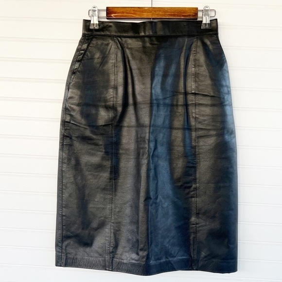 Wilsons Leather Dresses & Skirts - Wilson’s Leather Vintage Pencil Skirt size 10 Black Pockets Split Button & Zip